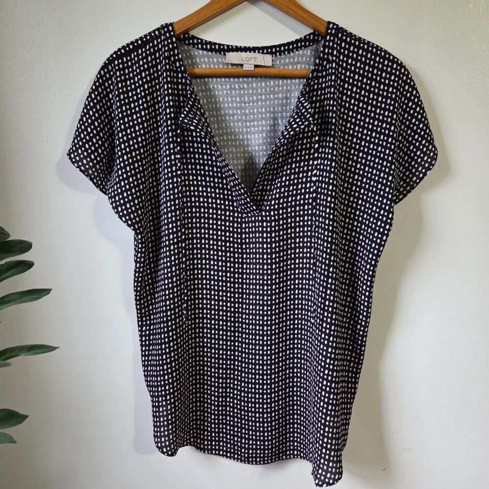 Euc Loft Loose Fitting Split V Neck Dotted Top Si… - image 2